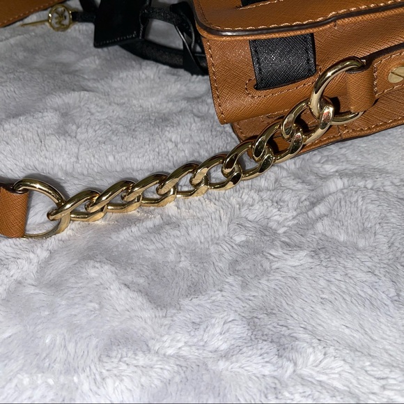 MK Large Hamilton Tote - Picture 12 of 13